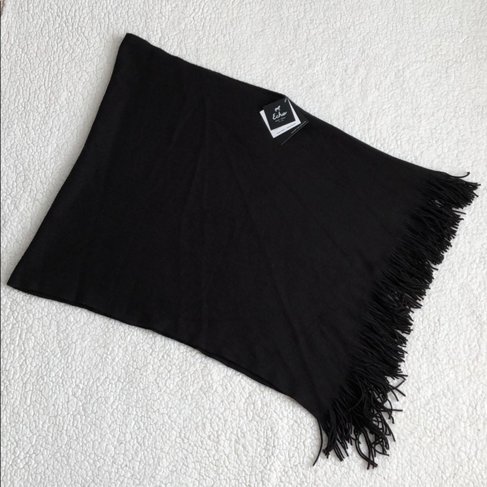 NWT Echo Poncho Scarf